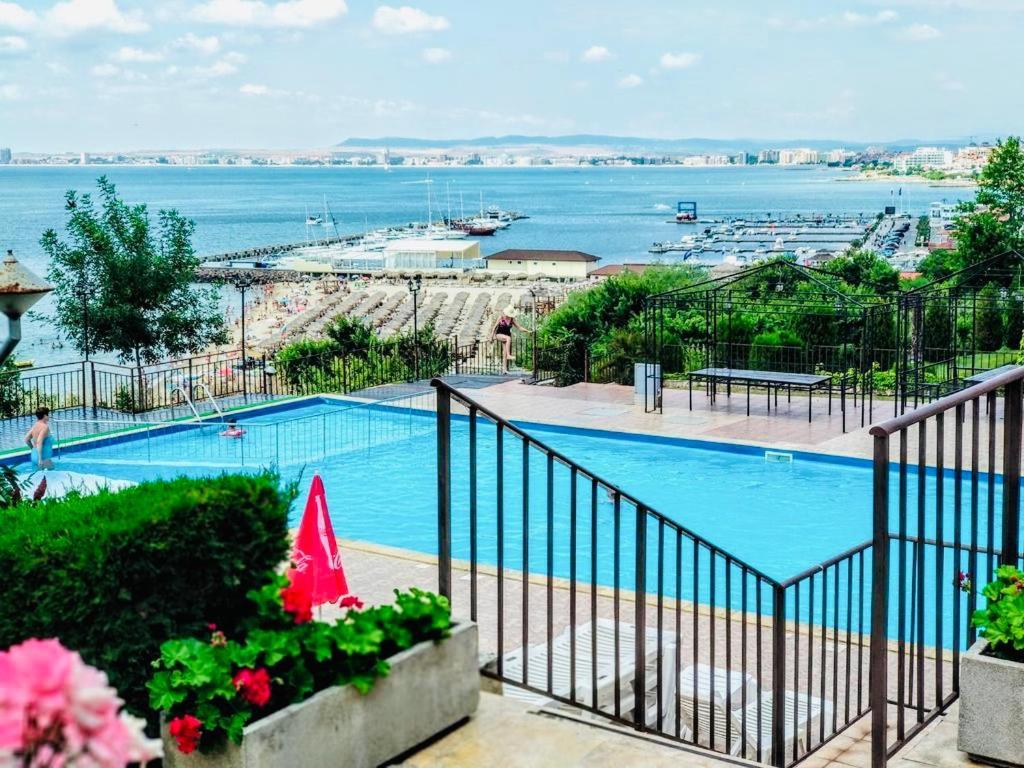 Dolce Vita Sea View Apartment Свети-Влас Экстерьер фото