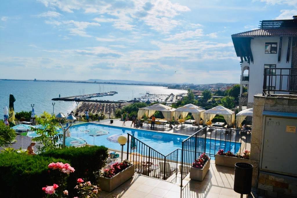 Dolce Vita Sea View Apartment Свети-Влас Экстерьер фото